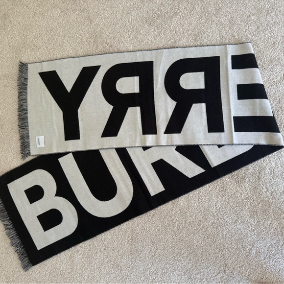 Burberry Black and White Logo Scarf - Picture 1 of 4